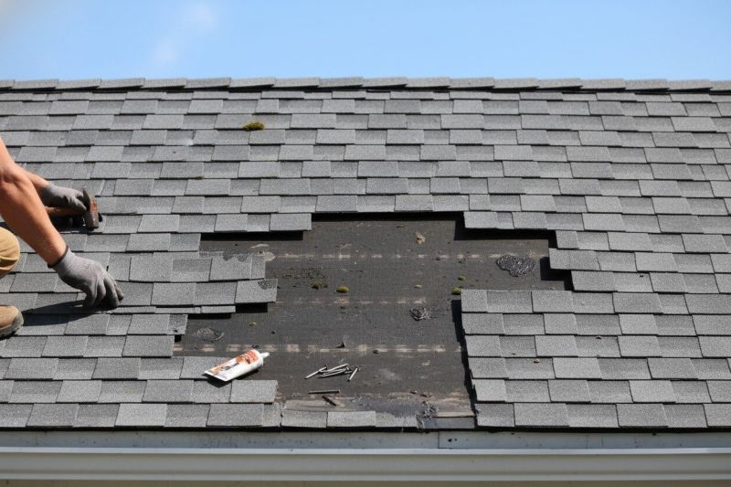 Local Asphalt Roof Leak Repair in Waterford, MI