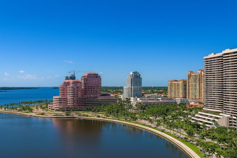 Local House Roof Installation in Palm Beach Gardens, FL