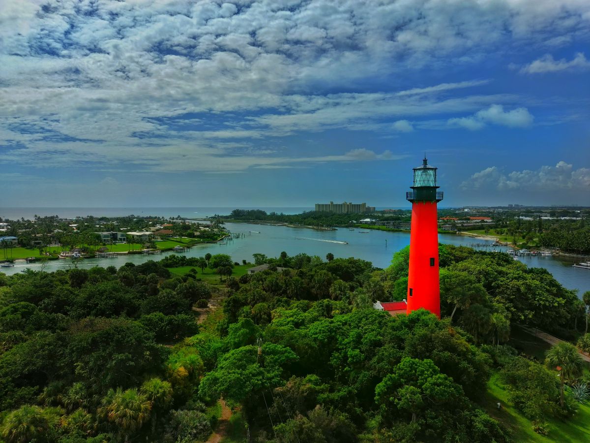 Local Roof Service in Jupiter, FL